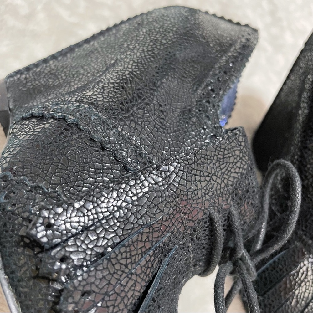 Irregular Choice Wedges I’m From The Future 6.5 Black Crackle Leather Kiltie - Picture 9 of 14